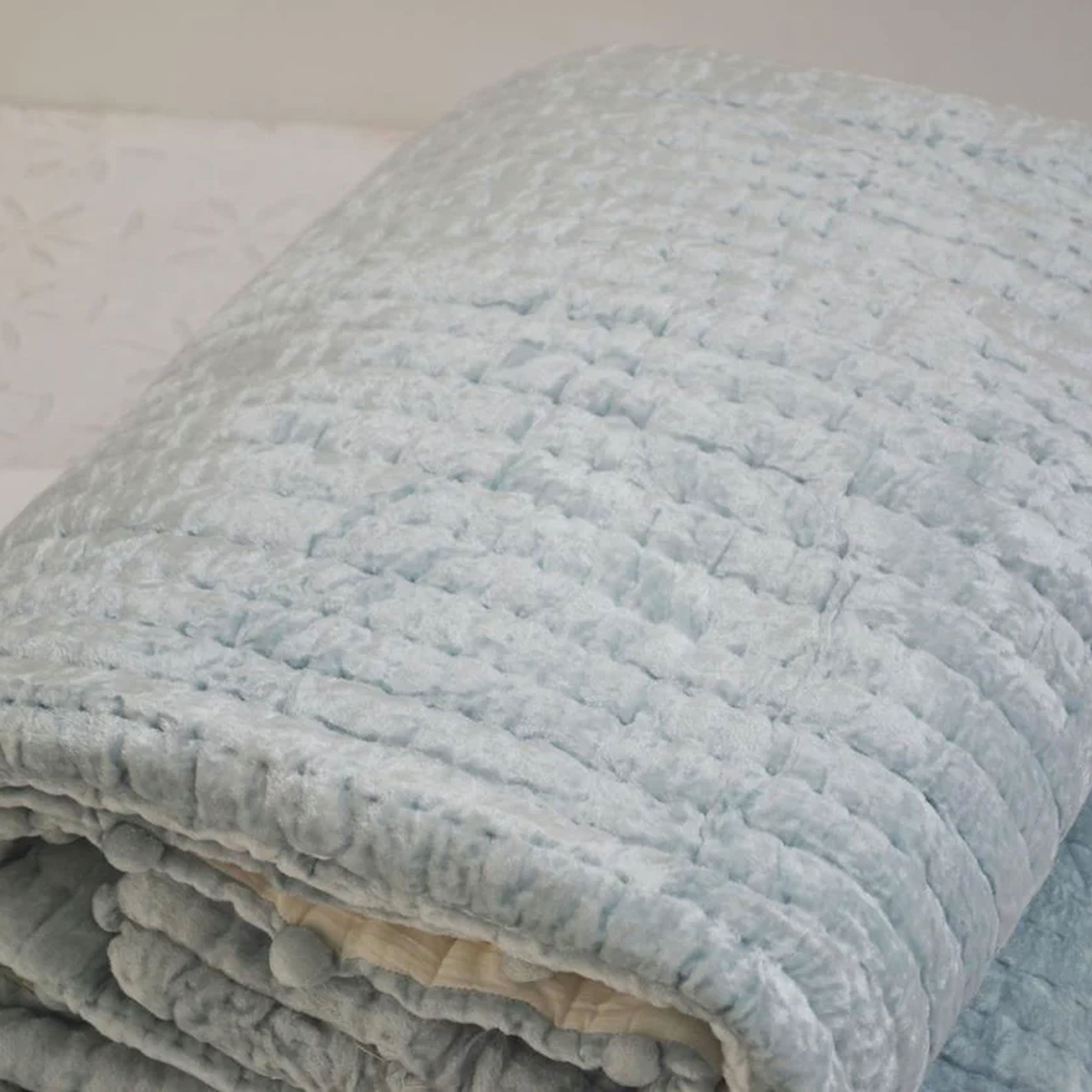 Icy Blue Velvet & Cotton Quilt: Hand-Quilted Luxury