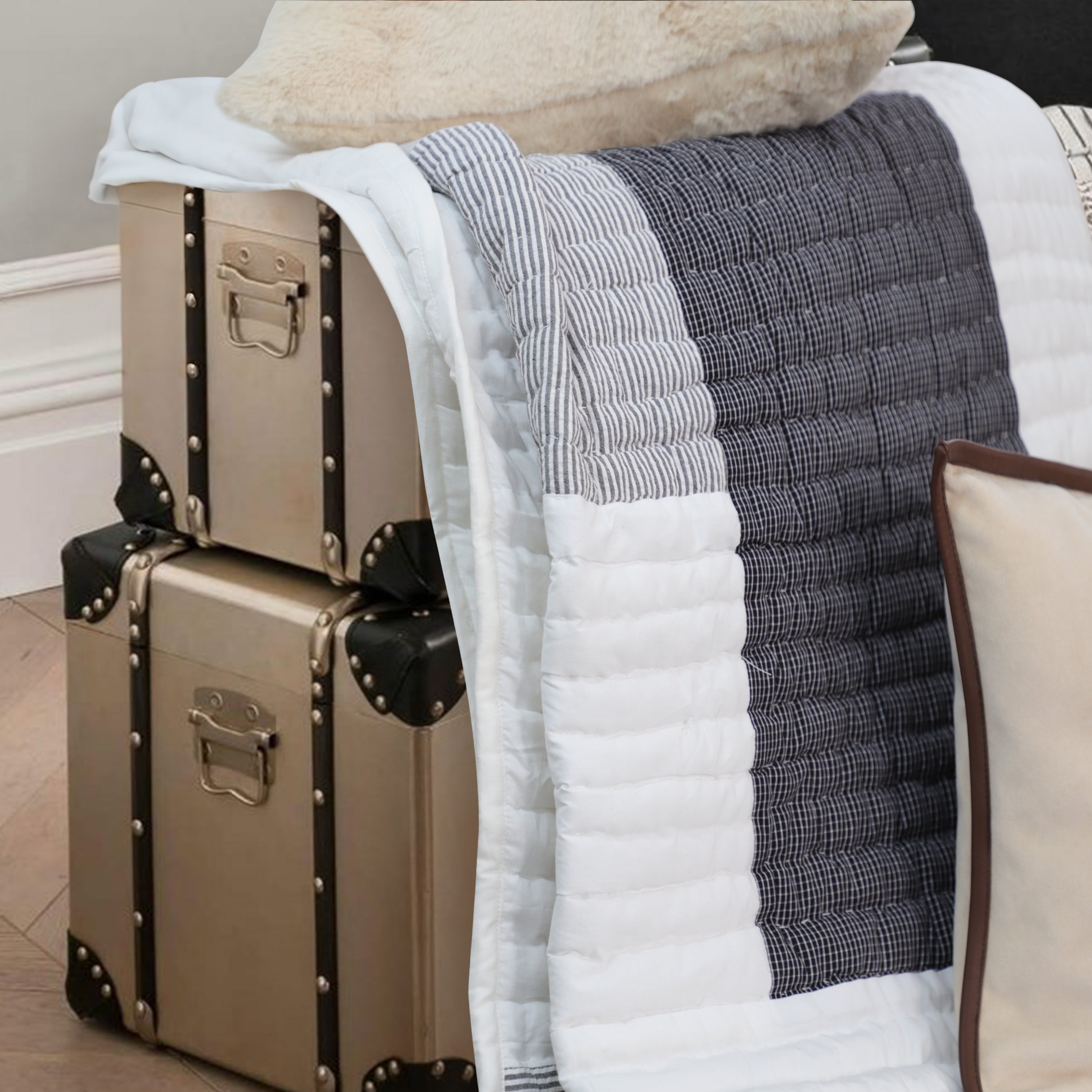Handmade Black & White Monochrome Patchwork Quilt - Reversible | Polyfill | Dorm, Bedroom & Minimalist Décor | Twin to Cal King